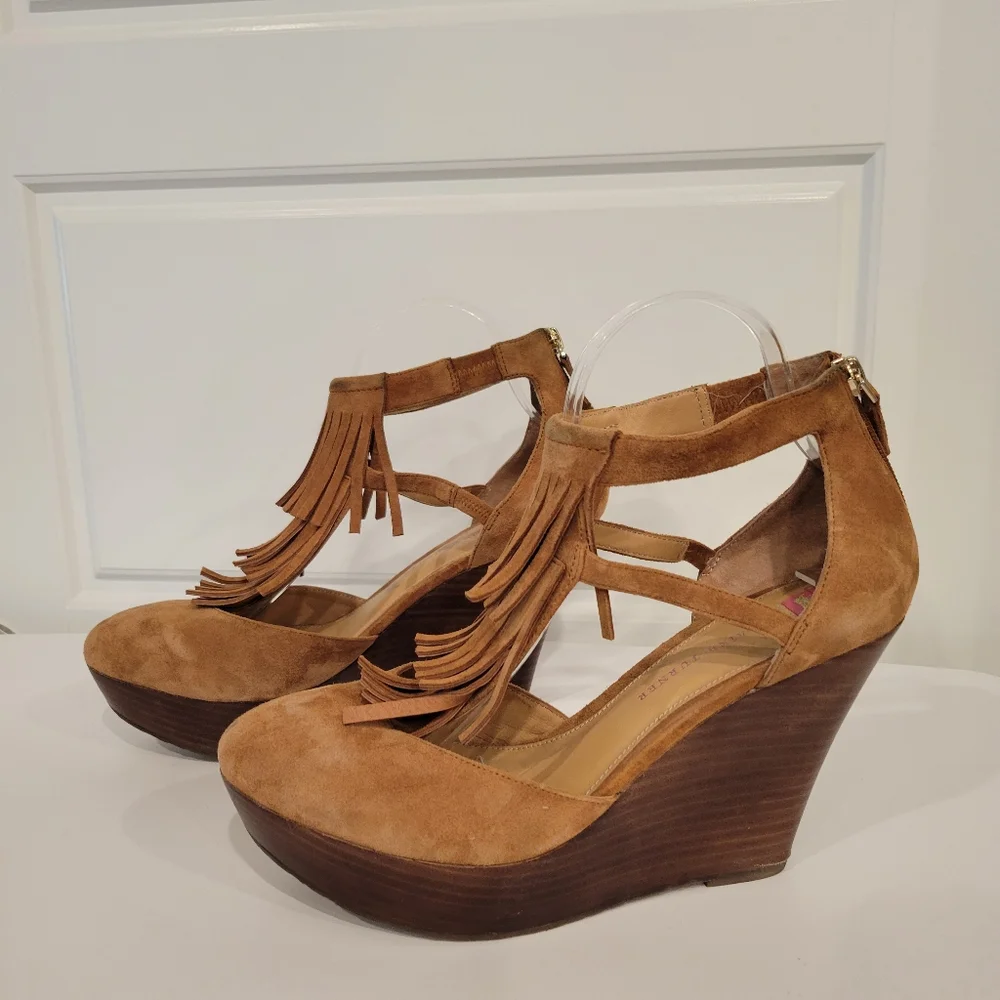 ELAINE TURNER TAN FRINGE SUEDE ZIPPER BACK WEDGES SIZE 9.5